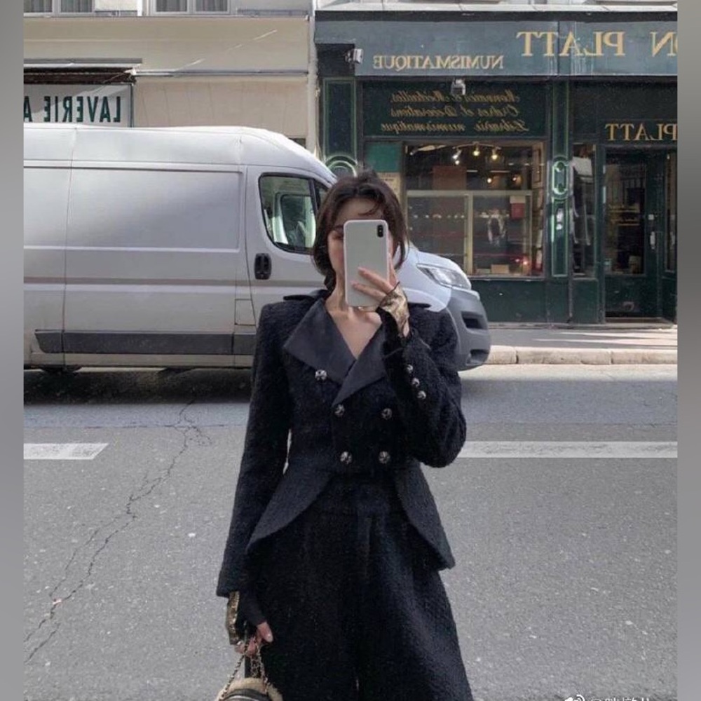 Elegant Retro Black Woven Blazer | Cropped High-Low Hem